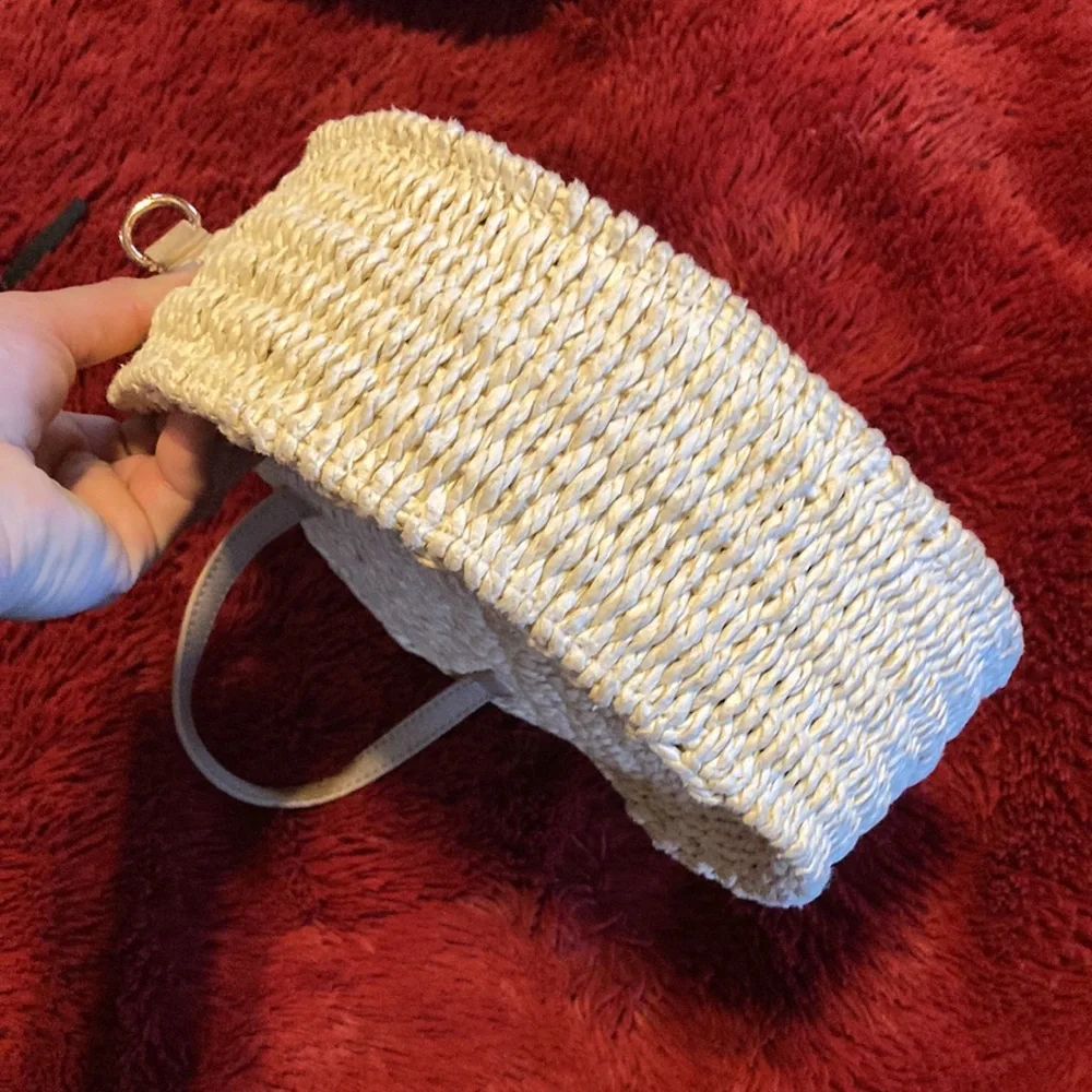 Lauren Conrad woven bag - Picture 7 of 9